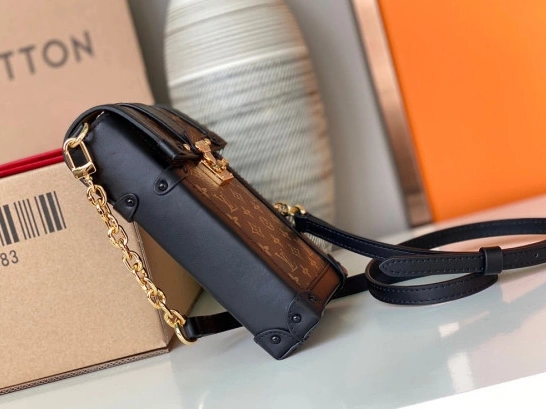 Cheap LOUIS VUITTON VERTICAL TRUNK POCHETTE 0719